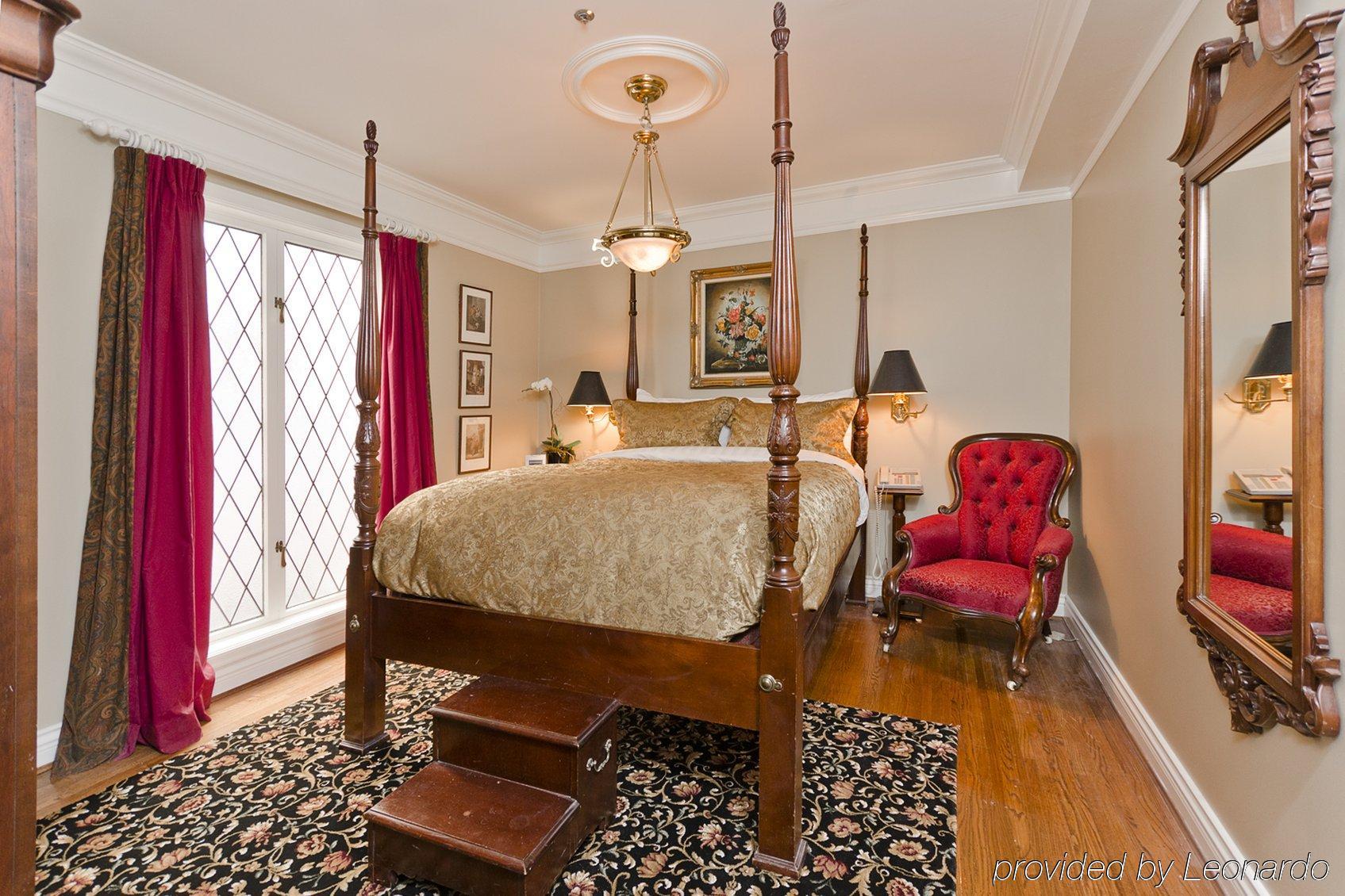 The English Bay Inn Лэнгли Экстерьер фото