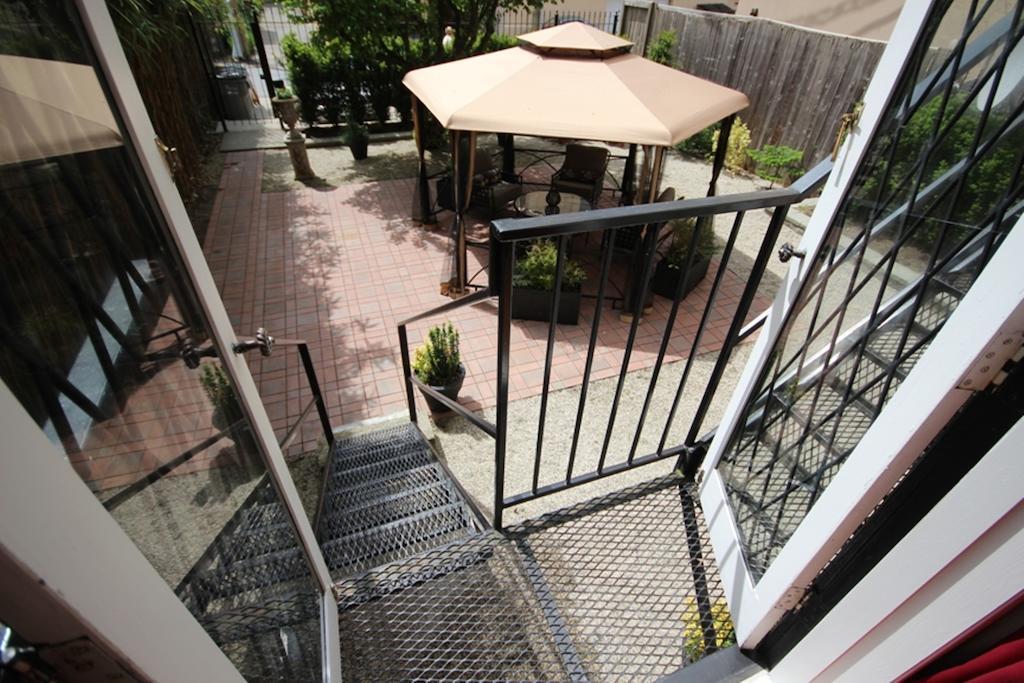The English Bay Inn Лэнгли Экстерьер фото