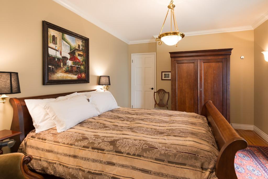 The English Bay Inn Лэнгли Экстерьер фото