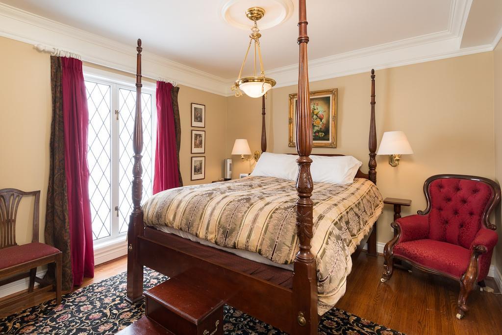 The English Bay Inn Лэнгли Экстерьер фото