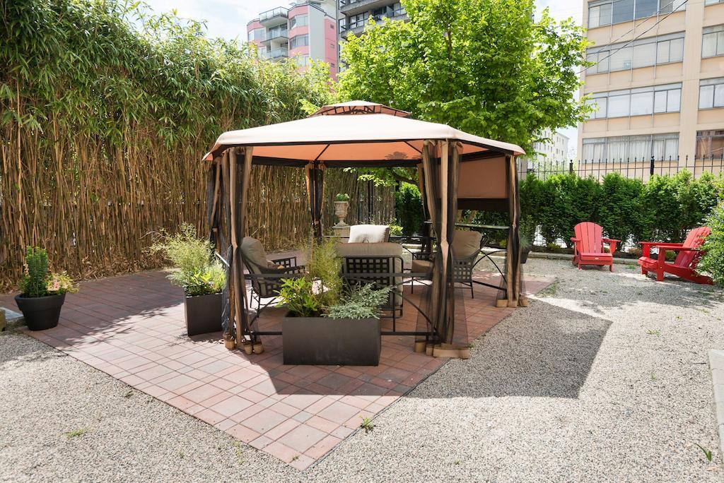 The English Bay Inn Лэнгли Экстерьер фото