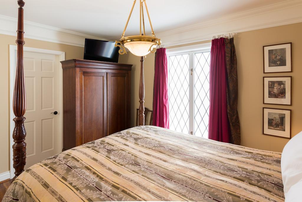 The English Bay Inn Лэнгли Экстерьер фото