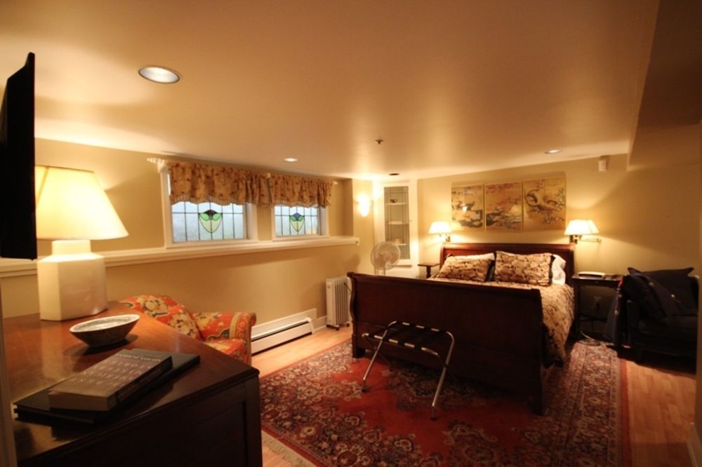 The English Bay Inn Лэнгли Экстерьер фото