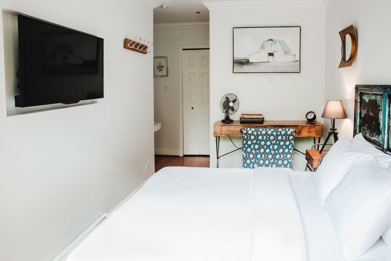 The English Bay Inn Лэнгли Экстерьер фото